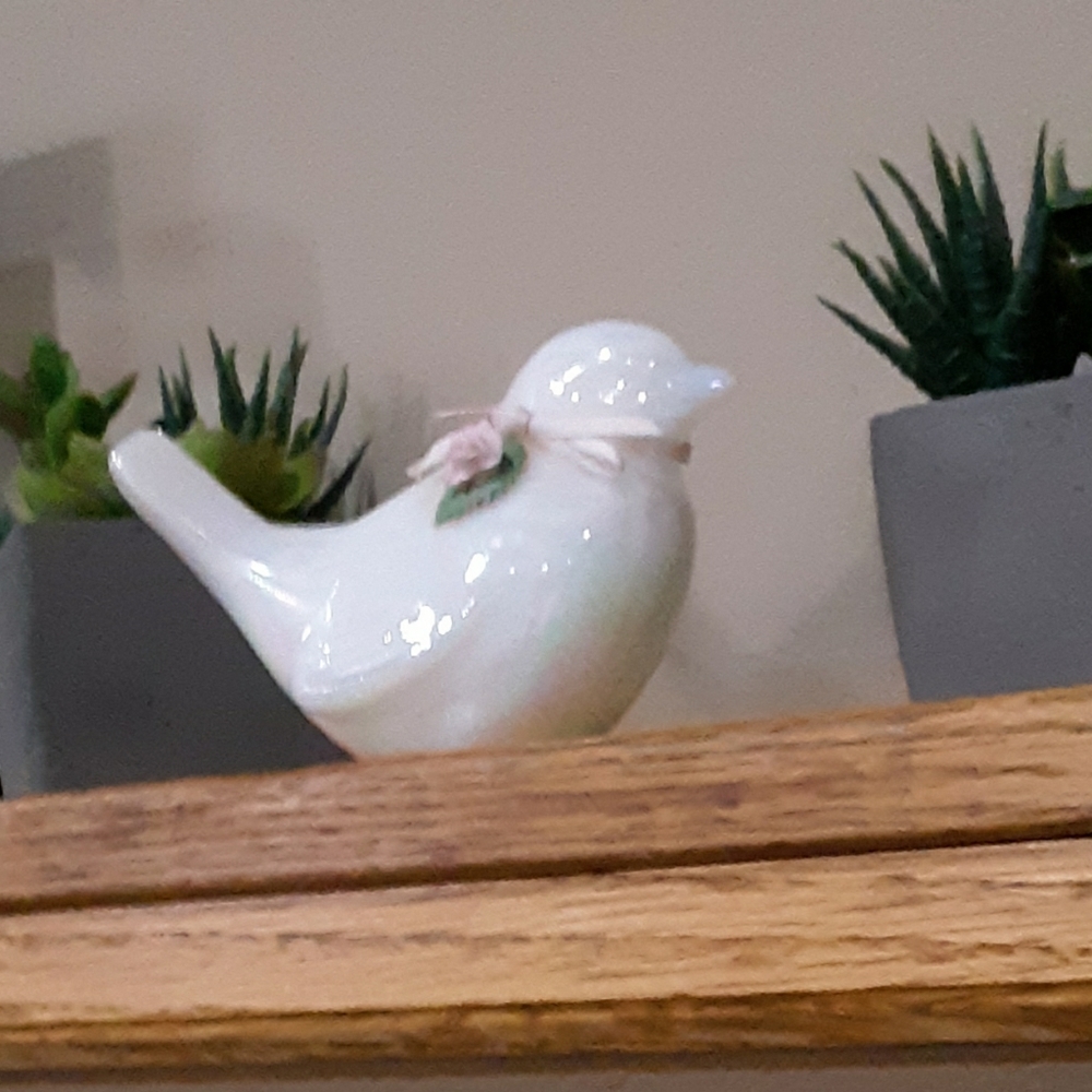Fenton white glass iridescent bird